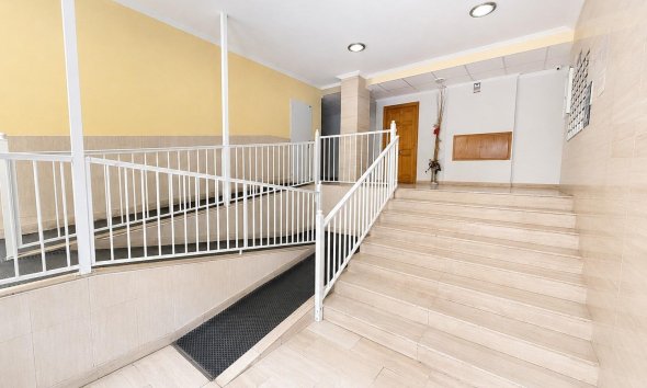Resale - Apartment - Torrevieja - Estacion de autobuses