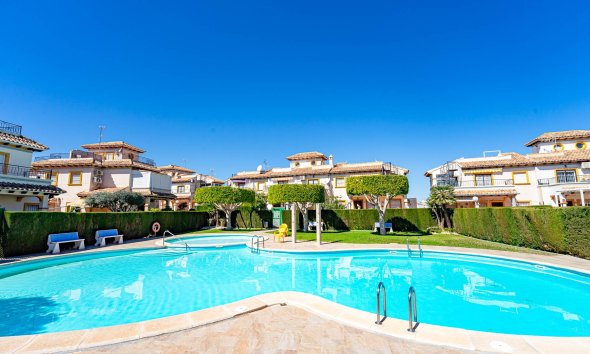 Resale - Terraced house / Townhouse - Punta Prima