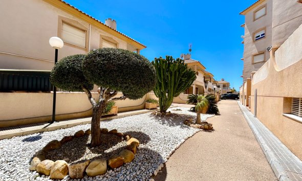Resale - Apartment - Orihuela Costa - La Zenia