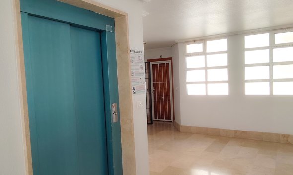 Resale - Apartment - Orihuela Costa - La Zenia