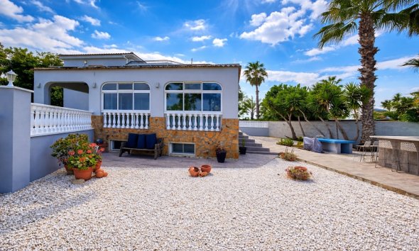 Resale - Villa / House - Catral