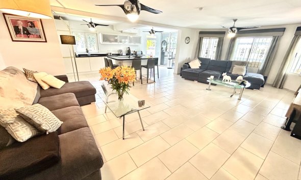 Resale - Villa / House - Catral