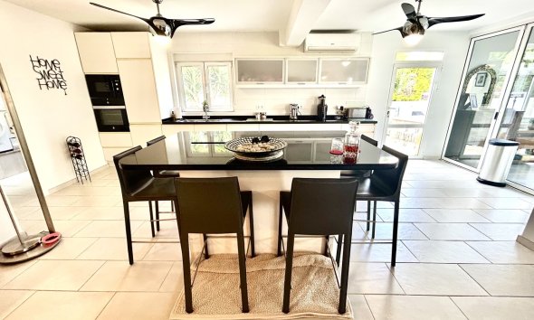 Resale - Villa / House - Catral