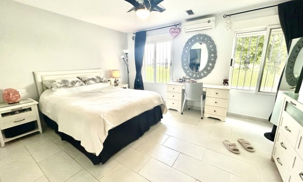 Resale - Villa / House - Catral