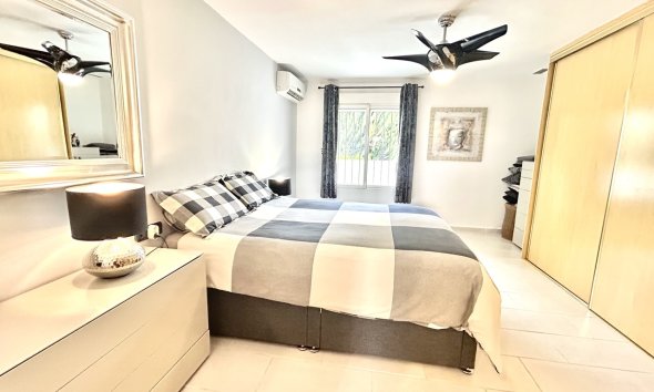 Resale - Villa / House - Catral