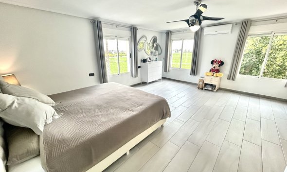 Resale - Villa / House - Catral