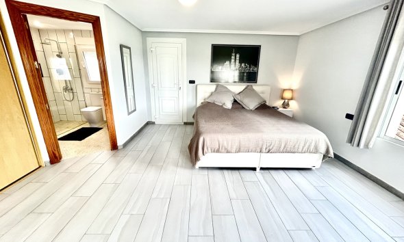 Resale - Villa / House - Catral