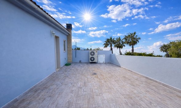 Resale - Villa / House - Catral