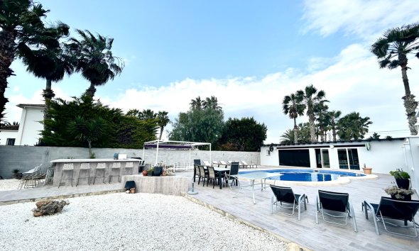 Resale - Villa / House - Catral