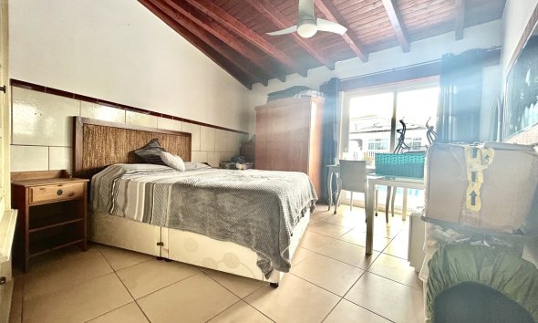 Resale - Villa / House - Catral