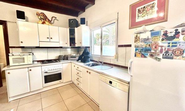 Resale - Villa / House - Catral