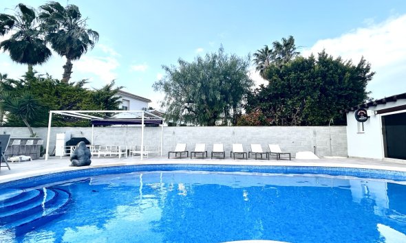 Resale - Villa / House - Catral