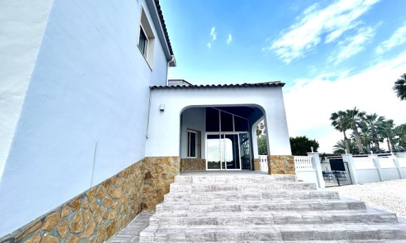 Resale - Villa / House - Catral