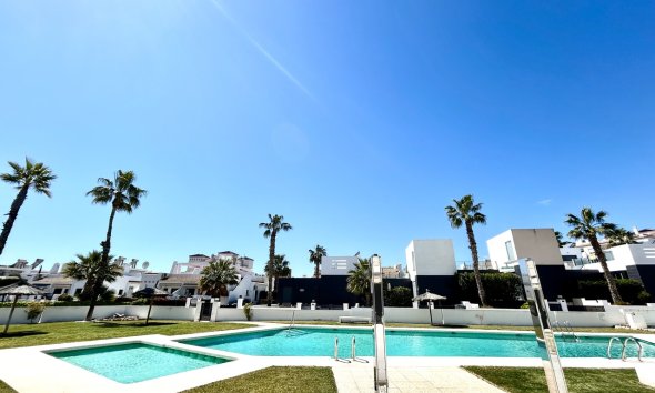 Resale - Apartment - Orihuela Costa - Villamartin