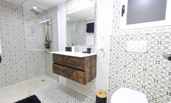 Resale - Apartment - Torrevieja - Centro