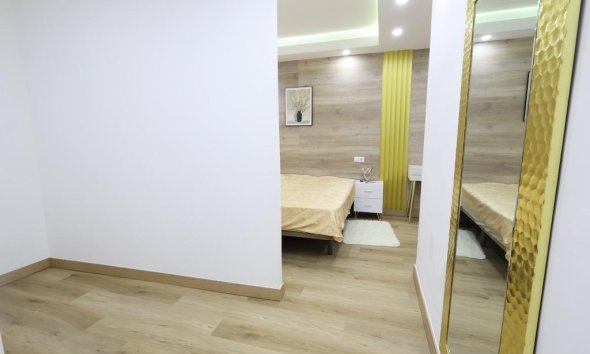 Resale - Apartment - Torrevieja - Centro