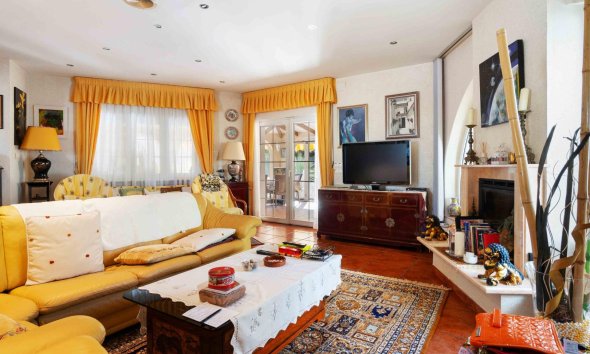 Resale - Villa - Orihuela Costa - MUY CERCA DE LA PLAYA