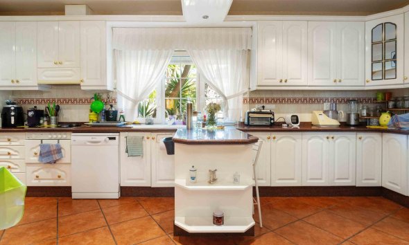 Resale - Villa - Orihuela Costa - MUY CERCA DE LA PLAYA