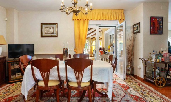 Resale - Villa - Orihuela Costa - MUY CERCA DE LA PLAYA