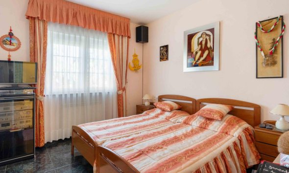 Resale - Villa - Orihuela Costa - MUY CERCA DE LA PLAYA