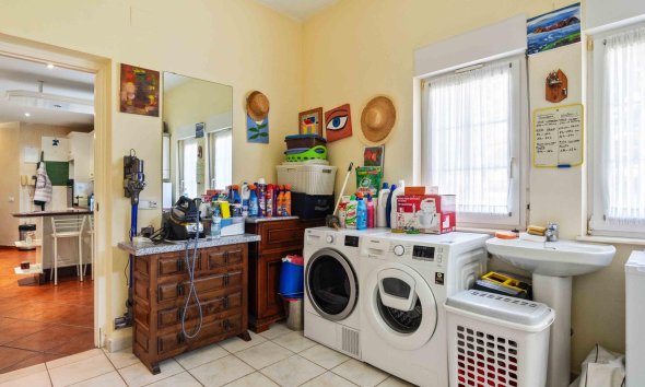 Resale - Villa - Orihuela Costa - MUY CERCA DE LA PLAYA
