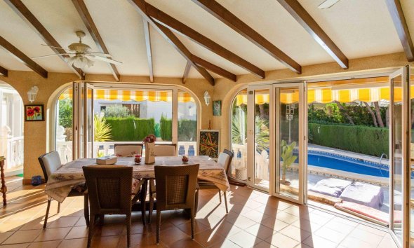 Resale - Villa - Orihuela Costa - MUY CERCA DE LA PLAYA