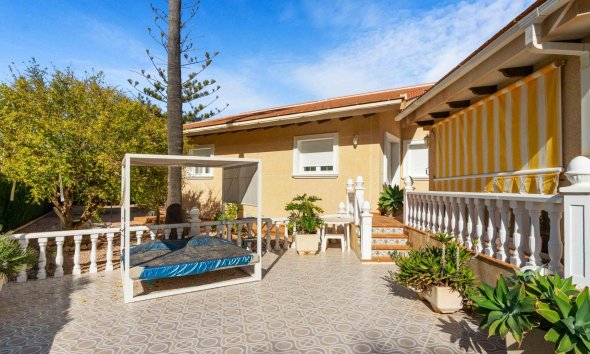 Resale - Villa - Orihuela Costa - MUY CERCA DE LA PLAYA