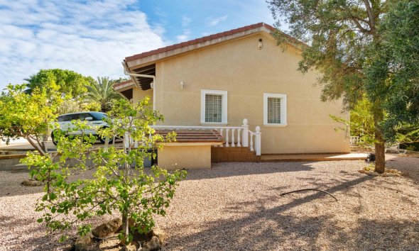 Resale - Villa - Orihuela Costa - MUY CERCA DE LA PLAYA