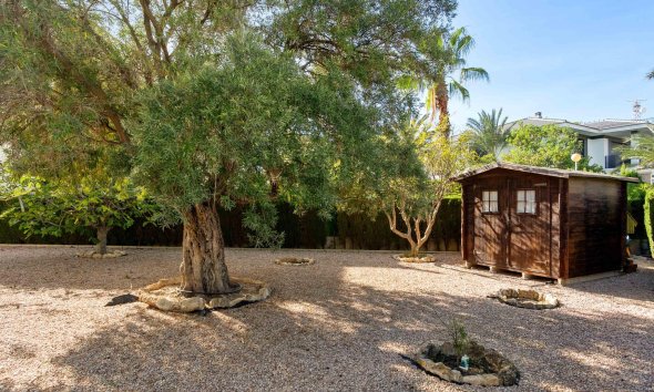 Resale - Villa - Orihuela Costa - MUY CERCA DE LA PLAYA