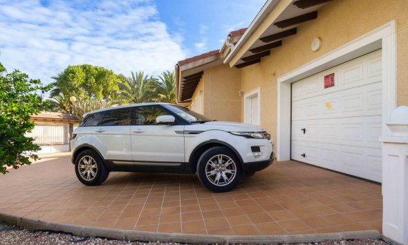 Resale - Villa - Orihuela Costa - MUY CERCA DE LA PLAYA