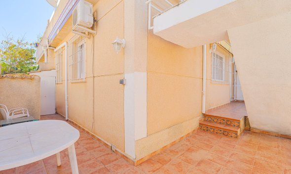 Resale - Terraced house / Townhouse - Torrevieja - Los Altos