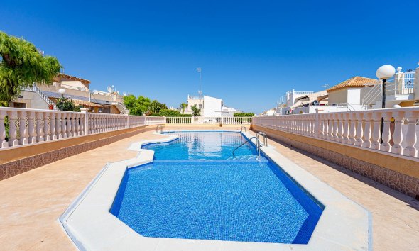 Resale - Terraced house / Townhouse - Torrevieja - Los Altos