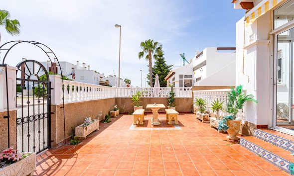 Resale - Terraced house / Townhouse - Torrevieja - Punta Prima