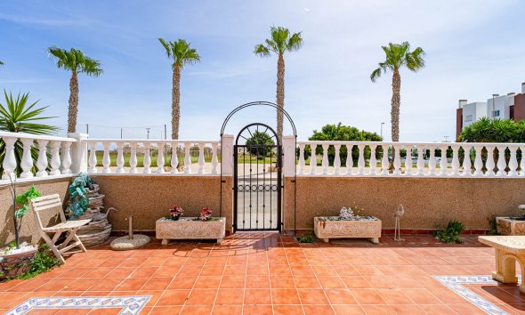 Resale - Terraced house / Townhouse - Torrevieja - Punta Prima