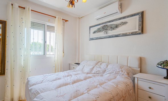 Resale - Terraced house / Townhouse - Torrevieja - Punta Prima