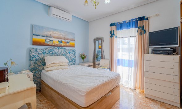 Resale - Terraced house / Townhouse - Torrevieja - Punta Prima