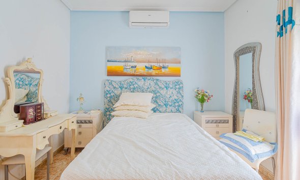 Resale - Terraced house / Townhouse - Torrevieja - Punta Prima