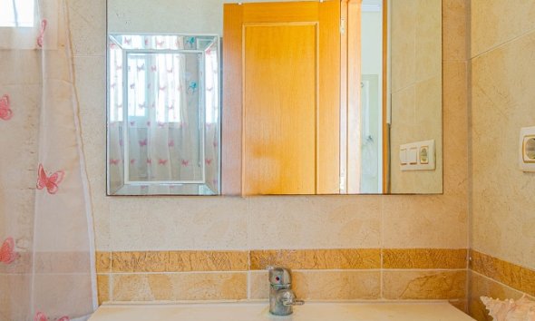 Resale - Terraced house / Townhouse - Torrevieja - Punta Prima