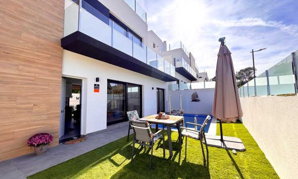 Resale - Villa - Orihuela Costa - Villamartín