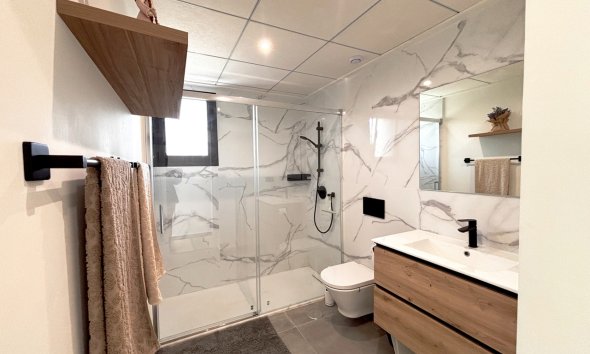Resale - Villa - Orihuela Costa - Villamartín