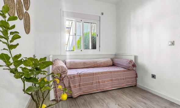 Resale - Bungalow - Torrevieja - Los Balcones