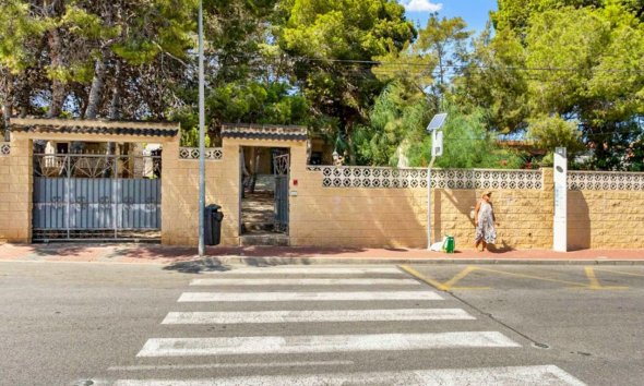 Resale - Villa - Torrevieja - Los Balcones