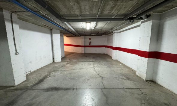 Resale - Parking - Torrevieja - Estacion de autobuses