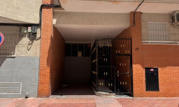 Resale - Parking - Torrevieja - Estacion de autobuses