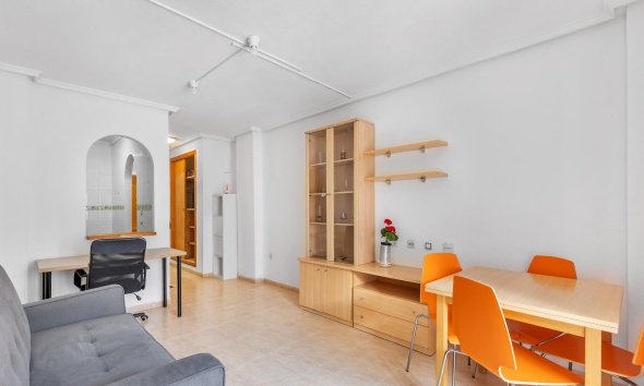 Resale - Apartment - Torrevieja - Estacion de autobuses
