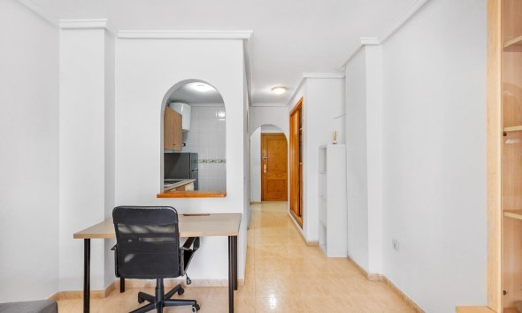 Resale - Apartment - Torrevieja - Estacion de autobuses