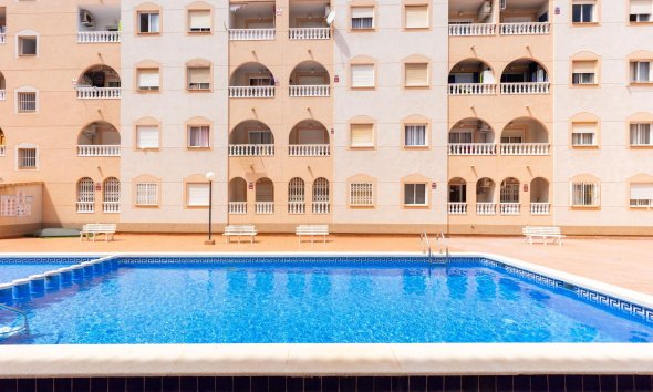 Resale - Apartment - Torrevieja - Estacion de autobuses