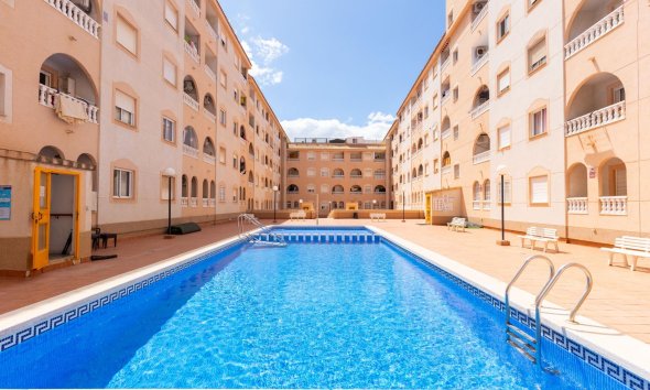 Resale - Apartment - Torrevieja - Estacion de autobuses