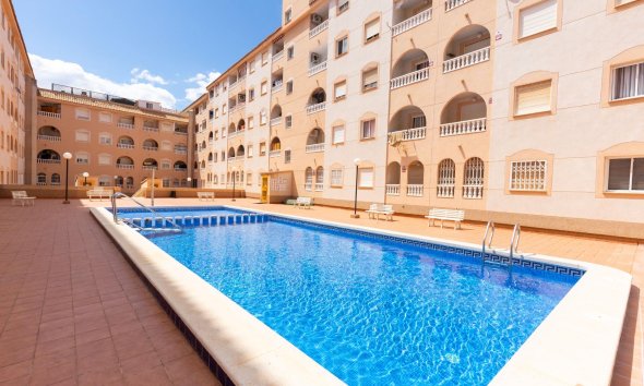 Resale - Apartment - Torrevieja - Estacion de autobuses