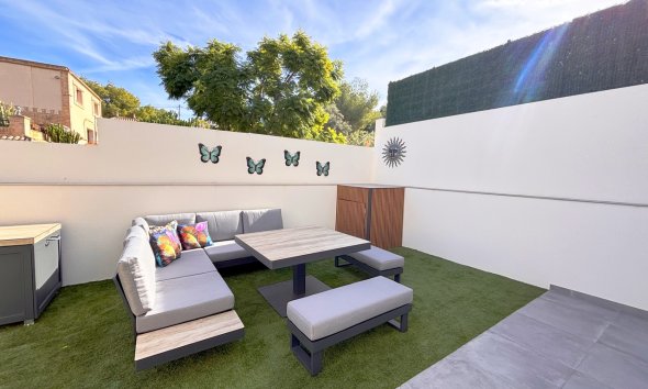 Resale - Villa - Orihuela Costa - Villamartín